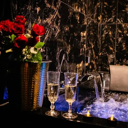 L'aphrodite, De Luxe - - Jacuzzi Apartment *