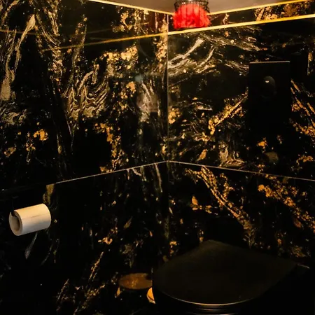 L'aphrodite, De Luxe - - Jacuzzi Apartment Homecourt