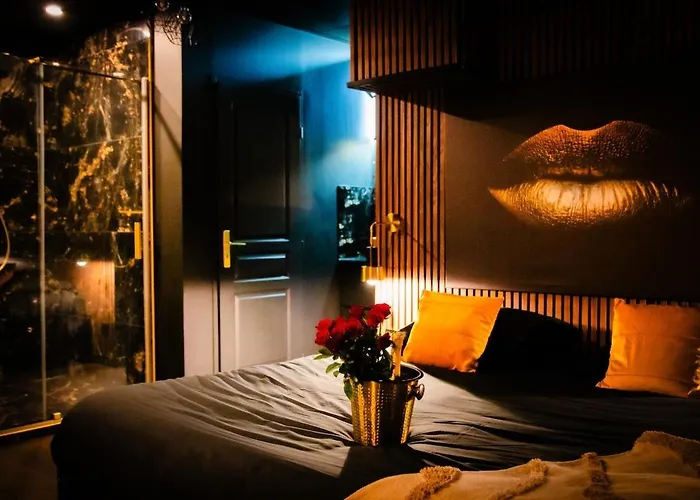 L'aphrodite, De Luxe - - Jacuzzi Апартаменты Homecourt